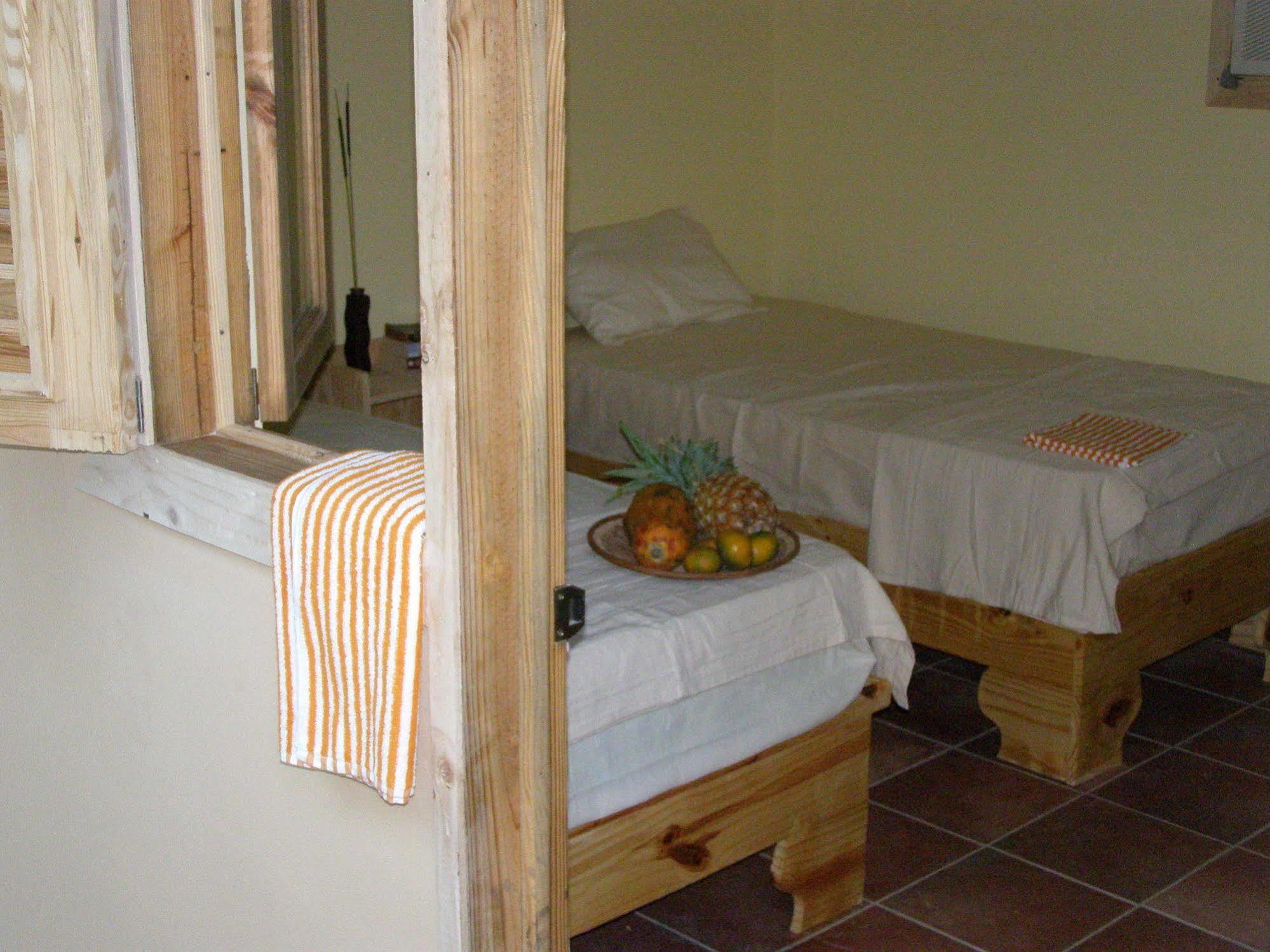 Hotel Loro Tuerto Barahona Εξωτερικό φωτογραφία